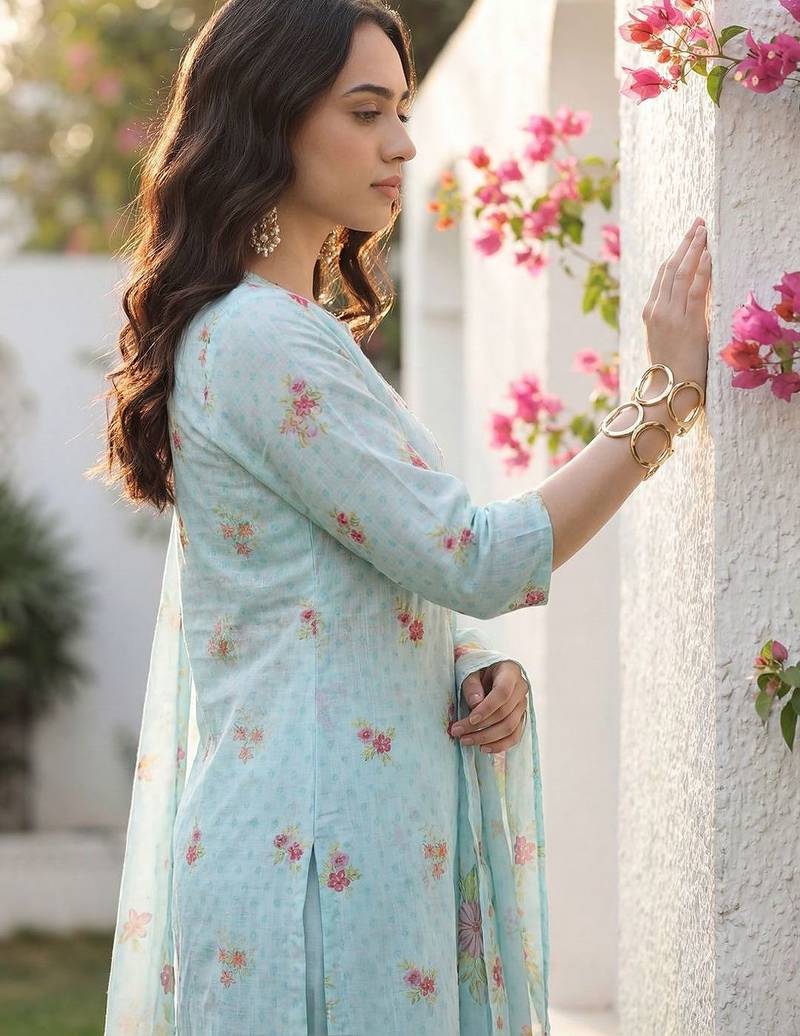 Women Floral Printed Regular Thread Work Linen Kurta with Trousers & With Dupatta