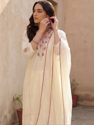 Women Ethnic Motifs Embroidered Regular Thread Work Pure Cotton Kurta with Trousers & With Dupatta 1