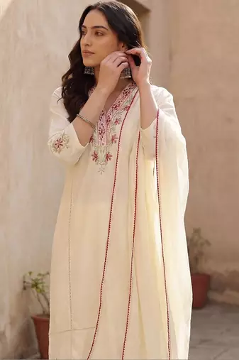 Women Ethnic Motifs Embroidered Regular Thread Work Pure Cotton Kurta with Trousers & With Dupatta