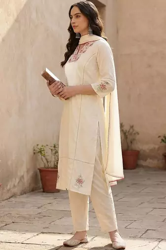 Women Ethnic Motifs Embroidered Regular Thread Work Pure Cotton Kurta with Trousers & With Dupatta