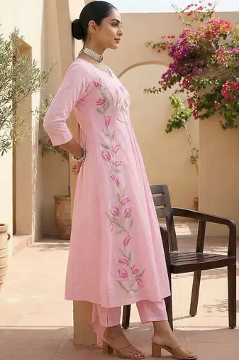 Women Floral Embroidered Empire Thread Work Pure Cotton Kurta with Trousers & With Dupatta