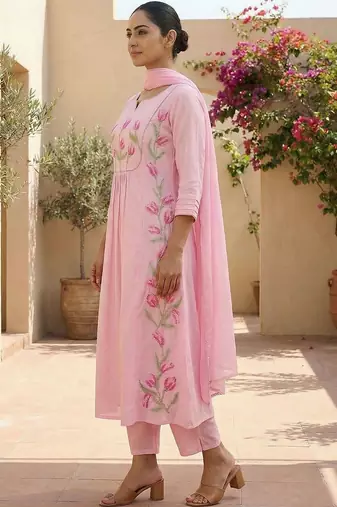 Women Floral Embroidered Empire Thread Work Pure Cotton Kurta with Trousers & With Dupatta