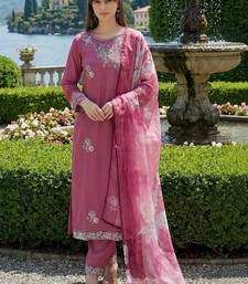Women Floral Embroidered Regular Thread Work Kurta with Trousers & With Dupatta