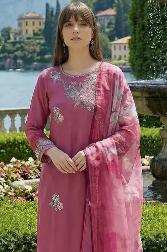 Women Floral Embroidered Regular Thread Work Kurta with Trousers & With Dupatta