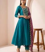 Women Ethnic Motifs Embroidered Panelled Thread Work Kurta with Trousers & With Dupatta