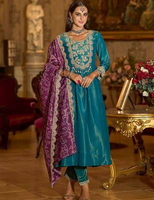 Women Ethnic Motifs Embroidered Panelled Thread Work Kurta with Trousers & With Dupatta 5