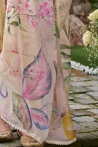Women Floral Embroidered Regular Thread Work Kurta with Trousers & With Dupatta