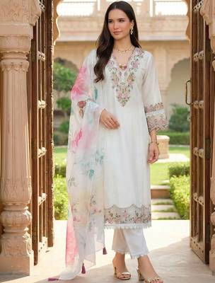 Women Floral Embroidered Regular Thread Work Kurta with Trousers & With Dupatta 1