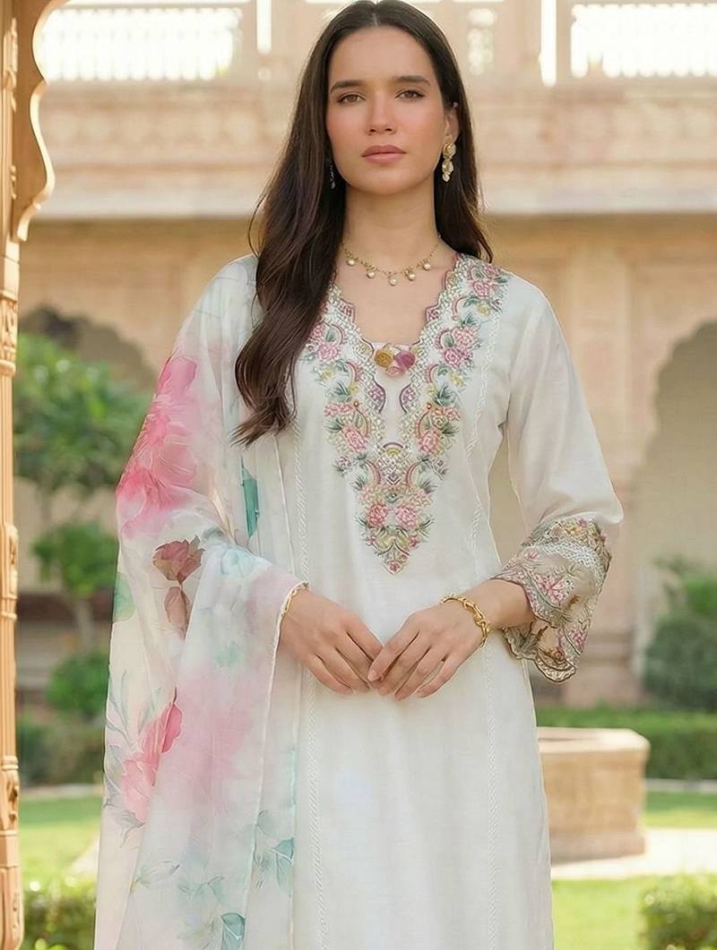 Women Floral Embroidered Regular Thread Work Kurta with Trousers & With Dupatta