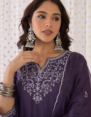 Women Ethnic Motifs Embroidered Regular Thread Work Kurta with Trousers & With Dupatta 2
