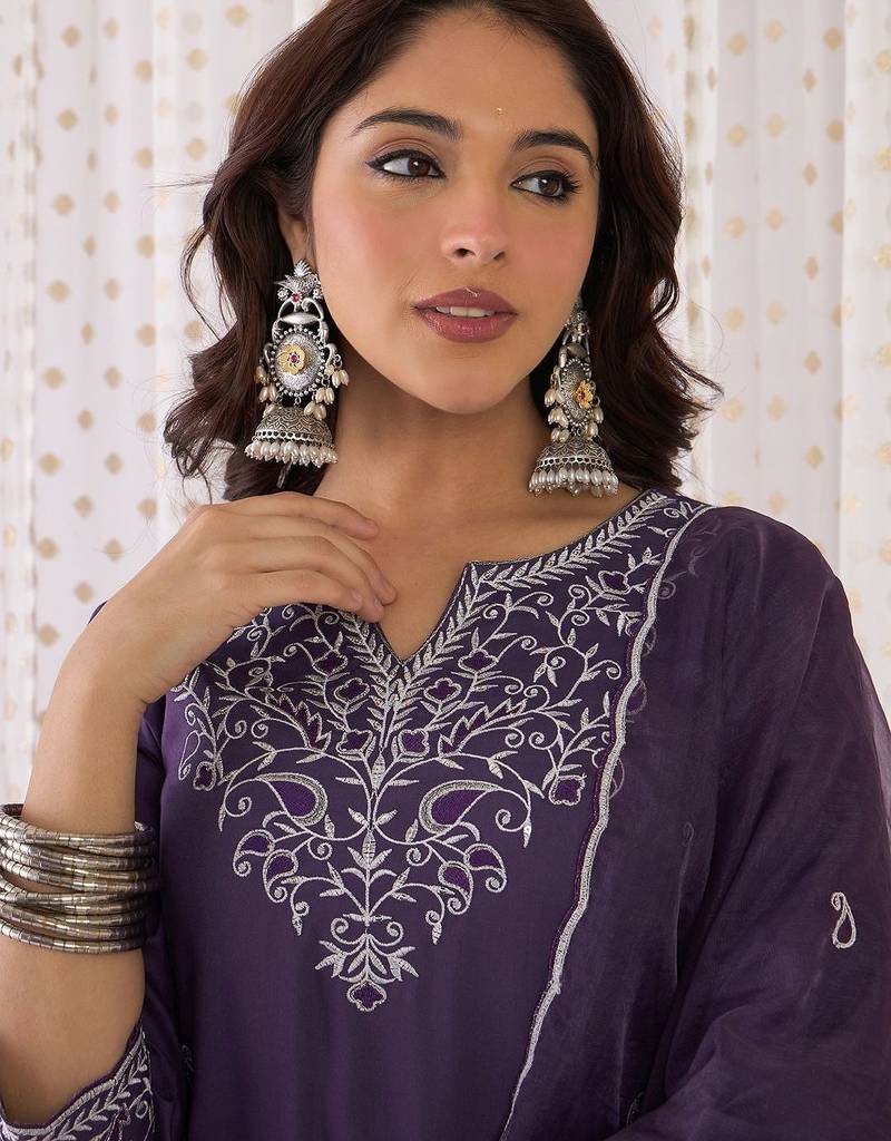 Women Ethnic Motifs Embroidered Regular Thread Work Kurta with Trousers & With Dupatta
