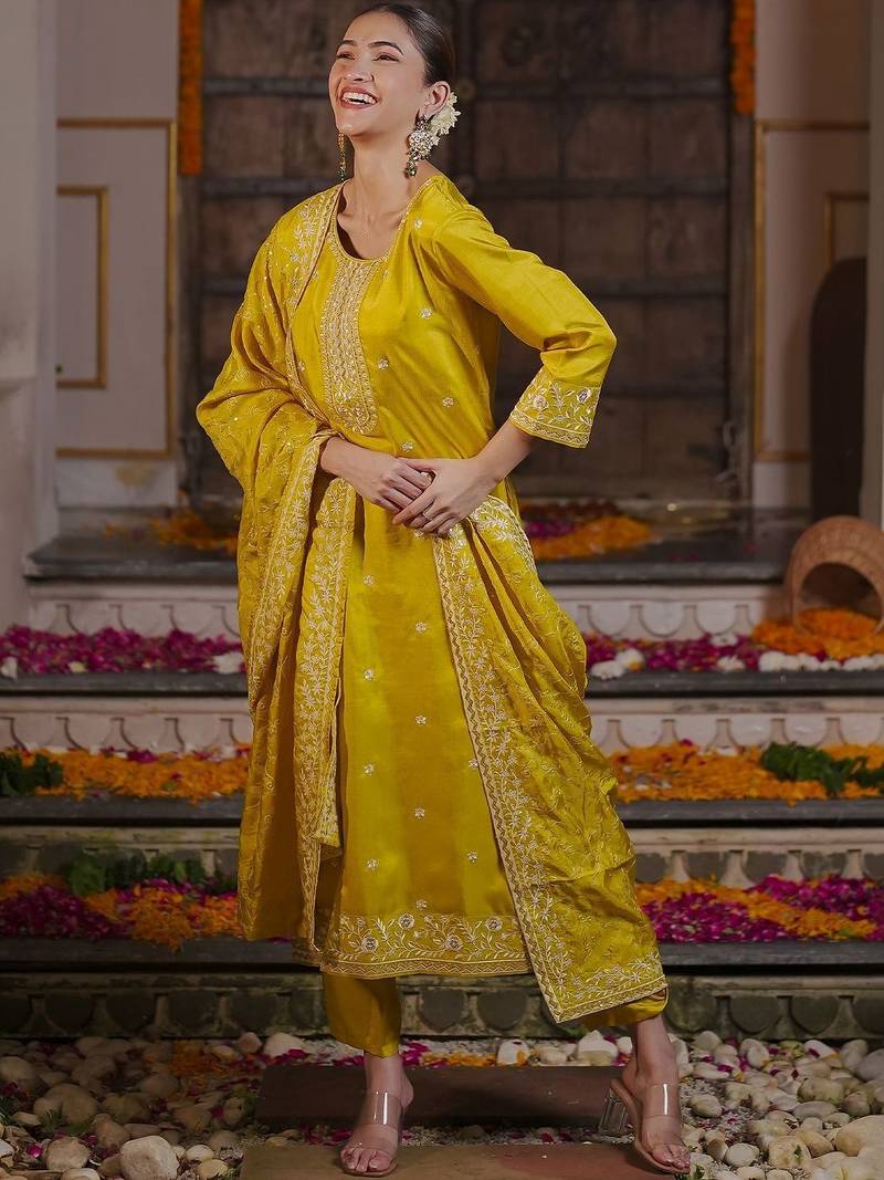 Women Ethnic Motifs Embroidered Regular Sequinned Kurta With Trouser & Dupatta