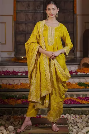 Women Ethnic Motifs Embroidered Regular Sequinned Kurta With Trouser & Dupatta
