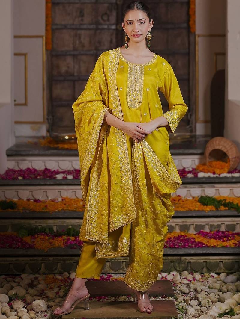 Women Ethnic Motifs Embroidered Regular Sequinned Kurta With Trouser & Dupatta