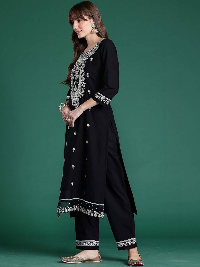 Women Ethnic Motifs Embroidered Regular Thread Work Pure Cotton Kurta with Trousers & With Dupatta