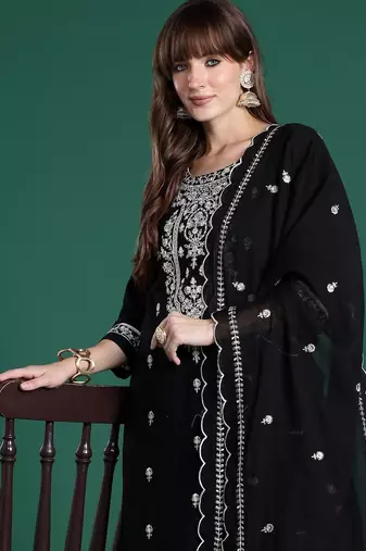 Women Ethnic Motifs Embroidered Regular Thread Work Pure Cotton Kurta with Trousers & With Dupatta