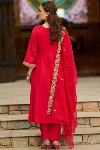 Women Ethnic Motifs Embroidered Regular Thread Work Kurta with Trousers & With Dupatta
