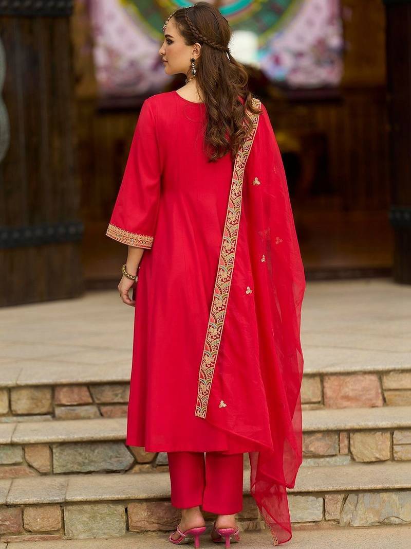 Women Ethnic Motifs Embroidered Regular Thread Work Kurta with Trousers & With Dupatta