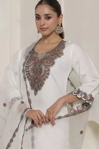 Women Ethnic Motifs Embroidered Regular Thread Work Kurta with Trousers & With Dupatta