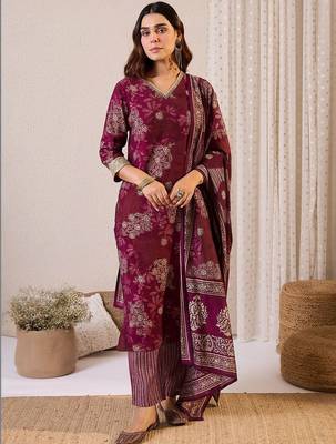Women Floral Printed Regular Chanderi Silk Kurta with Trousers & With Dupatta 4