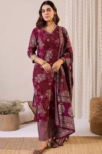 Women Floral Printed Regular Chanderi Silk Kurta with Trousers & With Dupatta
