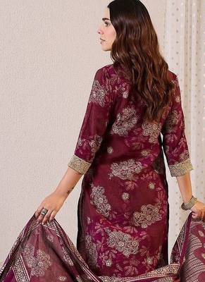Women Floral Printed Regular Chanderi Silk Kurta with Trousers & With Dupatta 5