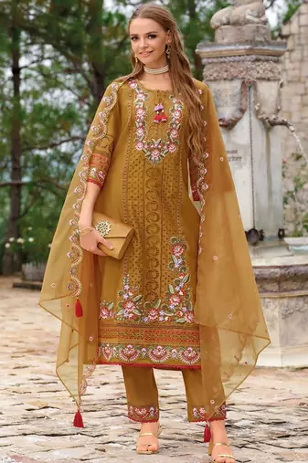 Women Floral Embroidered Regular Thread Work Kurta with Trousers & With Dupatta