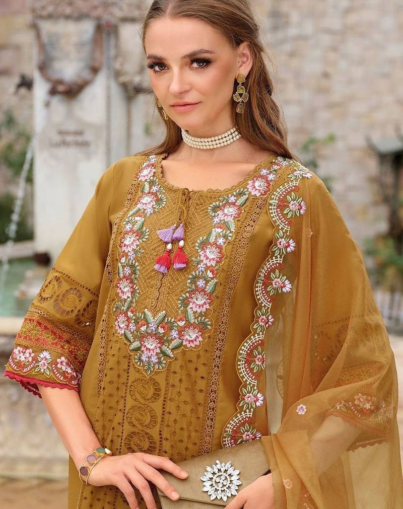 Women Floral Embroidered Regular Thread Work Kurta with Trousers & With Dupatta