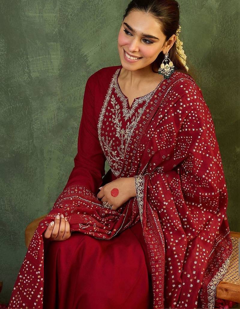 Women Ethnic Motifs Embroidered Panelled Kurta with Trousers & With Dupatta