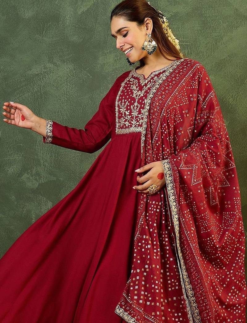 Women Ethnic Motifs Embroidered Panelled Kurta with Trousers & With Dupatta