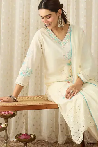 Women Floral Embroidered Regular Thread Work Pure Cotton Kurta with Trousers & With Dupatta