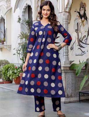 Women Printed Regular Pure Cotton Kurta with Trousers 1