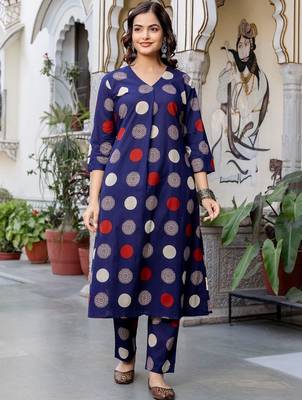 Women Printed Regular Pure Cotton Kurta with Trousers 5