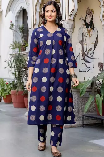 Women Printed Regular Pure Cotton Kurta with Trousers