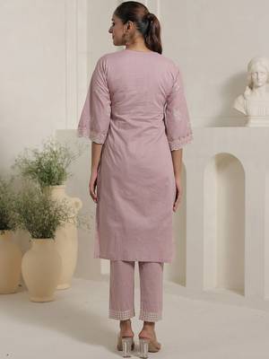 Women Floral Embroidered Regular Thread Work Pure Cotton Kurta with Trousers & With Dupatta 6
