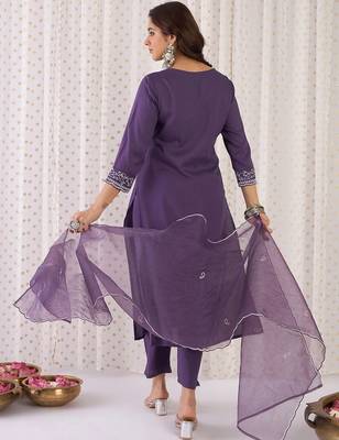 Women Ethnic Motifs Embroidered Regular Thread Work Kurta with Trousers & With Dupatta 4