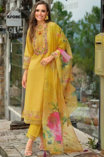 Women Floral Embroidered Regular Thread Work Kurta with Trousers & With Dupatta