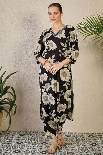 Women Floral Printed Regular Thread Work  Cotton Kurta with Trousers