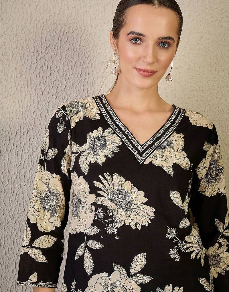 Women Floral Printed Regular Thread Work Pure Cotton Kurta with Trousers