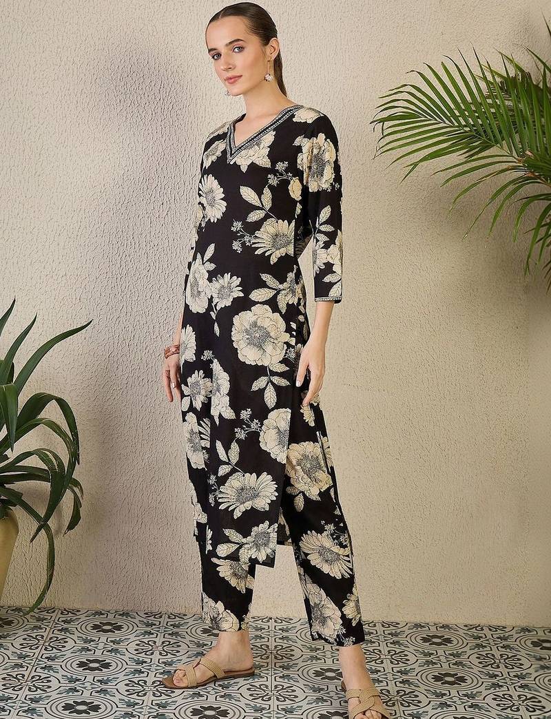 Women Floral Printed Regular Thread Work Pure Cotton Kurta with Trousers
