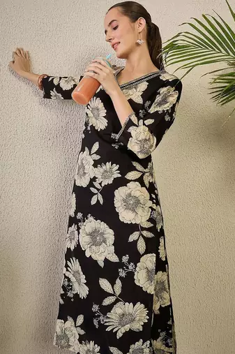 Women Floral Printed Regular Thread Work Pure Cotton Kurta with Trousers