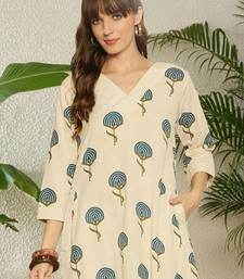 Women Floral Printed Regular Thread Work Kurta with Palazzos