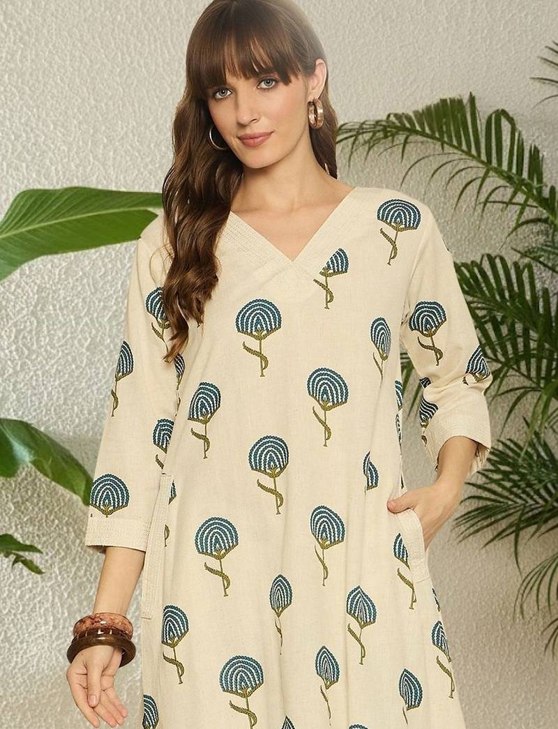 Women Floral Printed Regular Thread Work Kurta with Palazzos