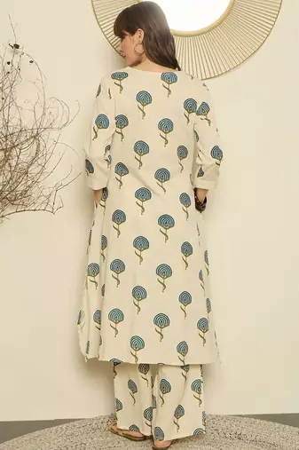 Women Floral Printed Regular Thread Work Kurta with Palazzos