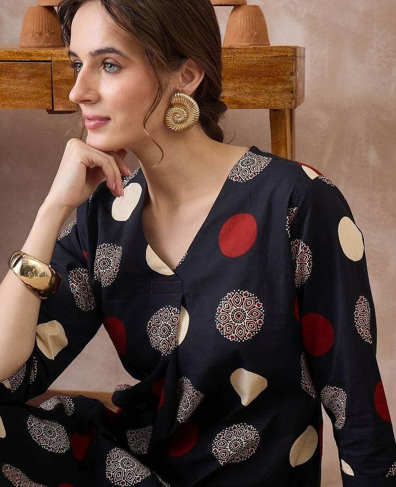 Women Printed Regular Pure Cotton Kurta with Trousers