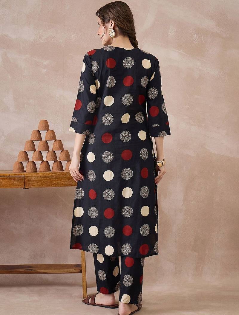 Women Printed Regular Pure Cotton Kurta with Trousers