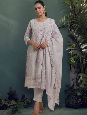 Women Floral Embroidered Regular Thread Work Pure Cotton Kurta with Trousers & With Dupatta 1