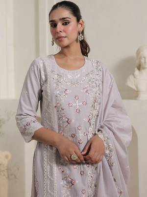 Women Floral Embroidered Regular Thread Work Pure Cotton Kurta with Trousers & With Dupatta 2