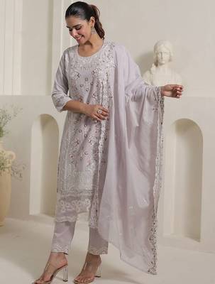 Women Floral Embroidered Regular Thread Work Pure Cotton Kurta with Trousers & With Dupatta 3