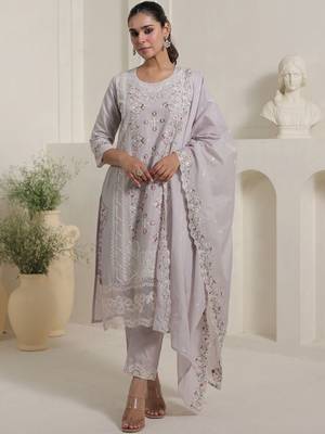 Women Floral Embroidered Regular Thread Work Pure Cotton Kurta with Trousers & With Dupatta 5